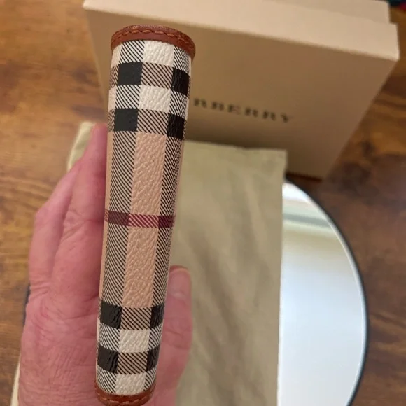 Burberry Tan and Brown Checkered Wallet - Picture 12 of 13